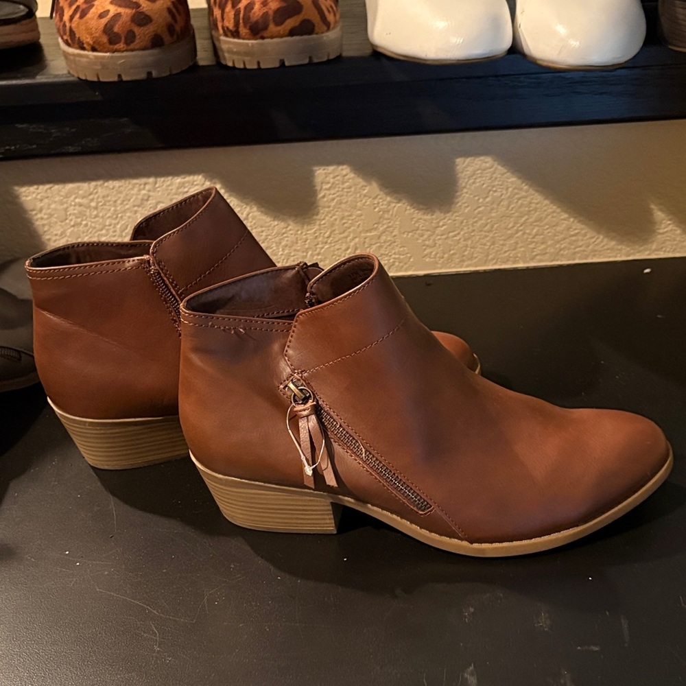 Arizona Jean Company Tan Ankle Booties with side zippers and memory foam insoles